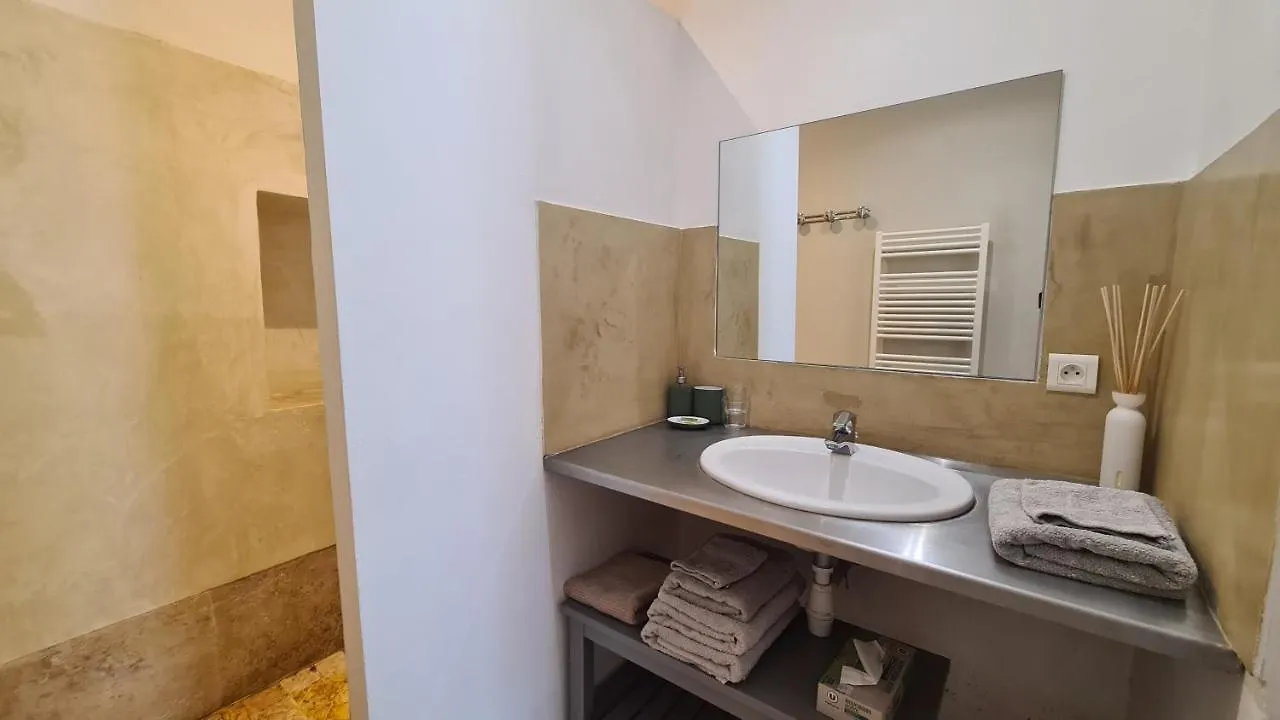 Cocon Du Papillon A Lourmarin Apartment